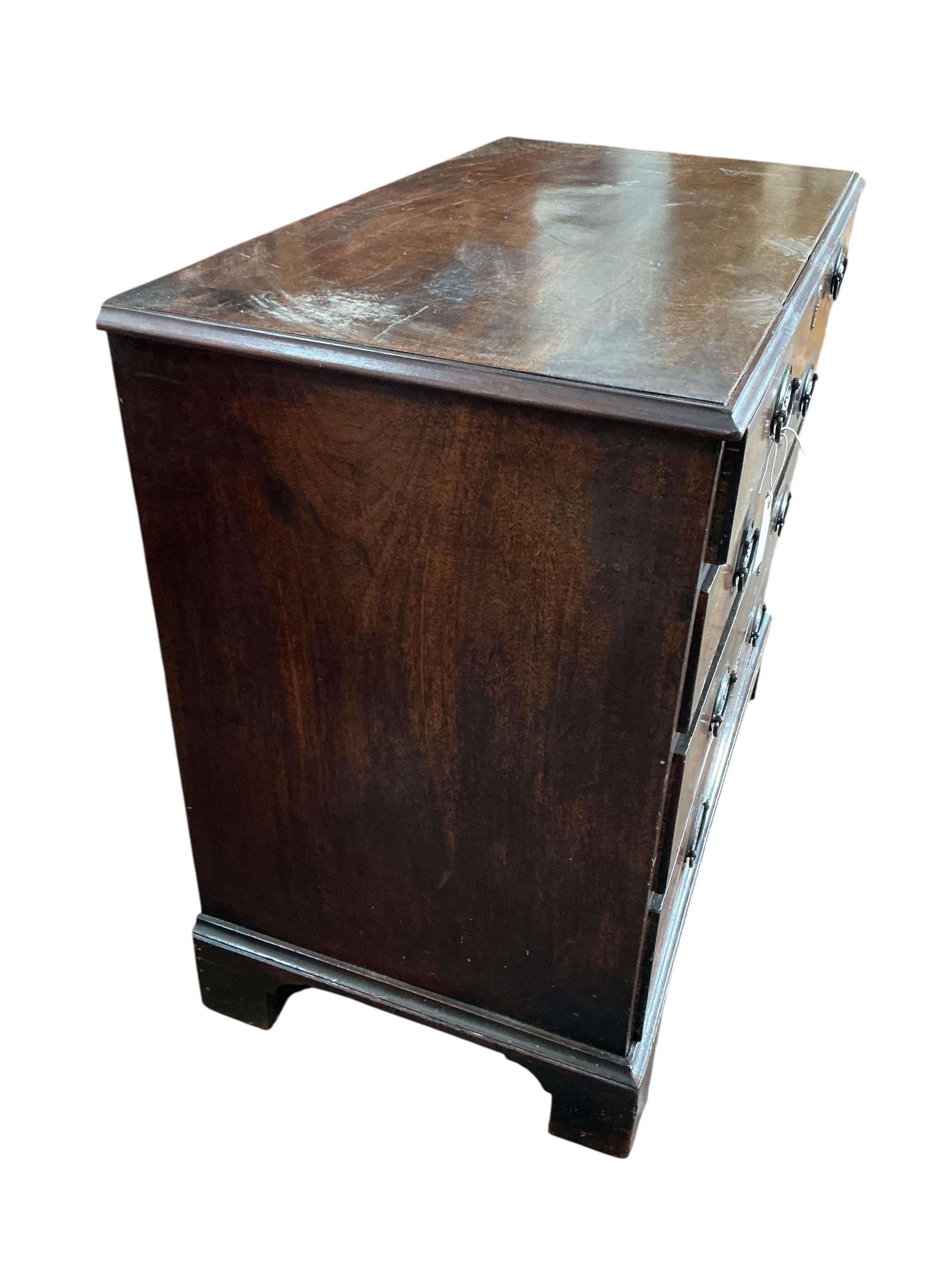 A George III mahogany chest of four drawers, width 92cm, depth 49cm, height 81cm
